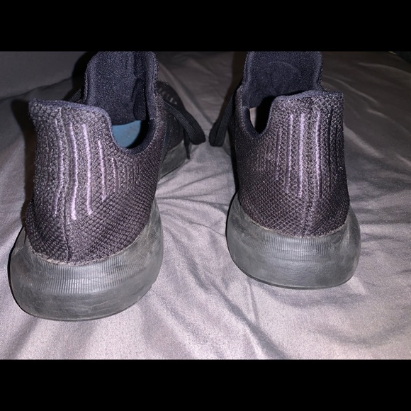 Adidas Black on Black Men’s size 10 Running Shoe - Picture 4 of 5